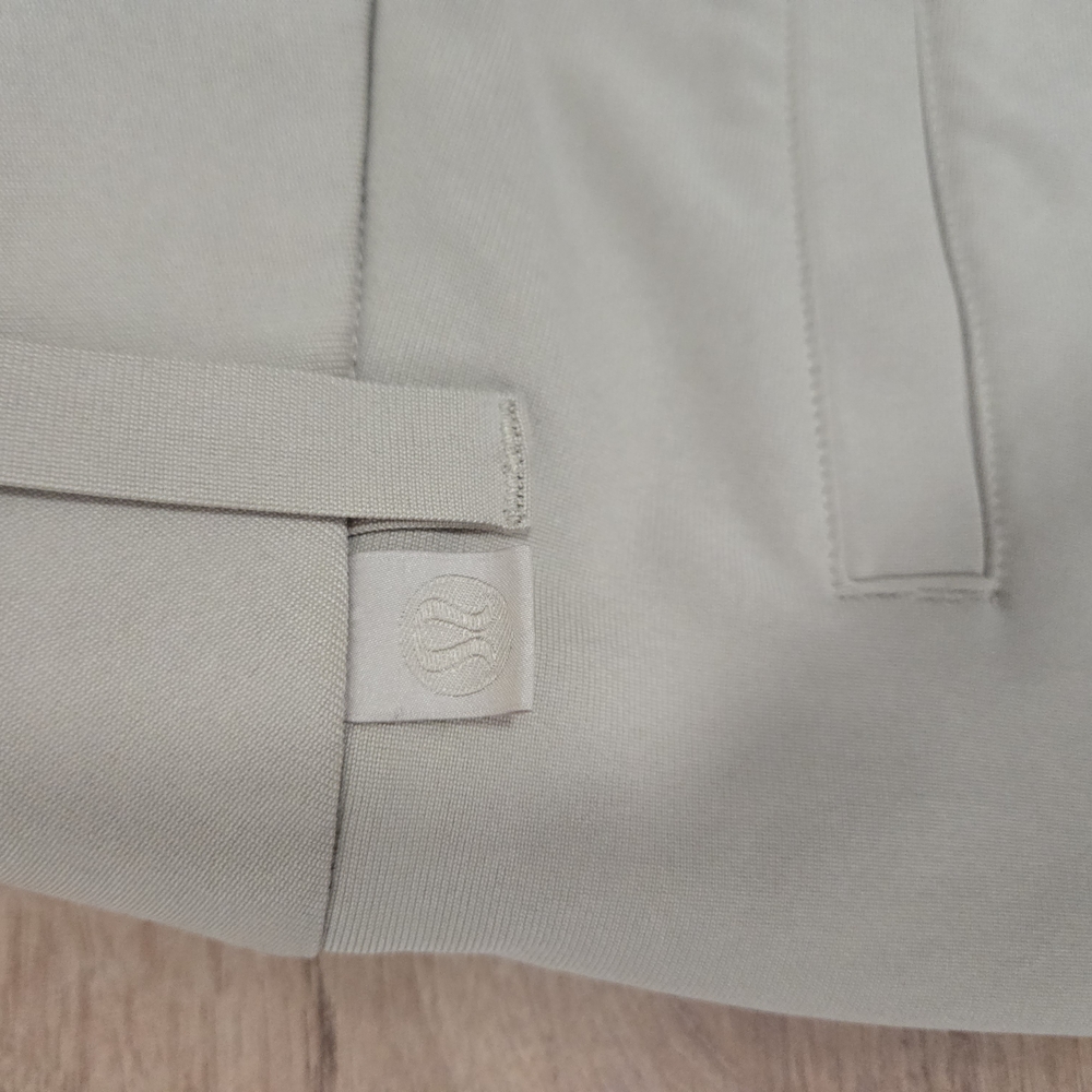Lululemon Pants Men’s Size 38 Light Cream Relaxed Taper Smooth Twill - Picture 7 of 10